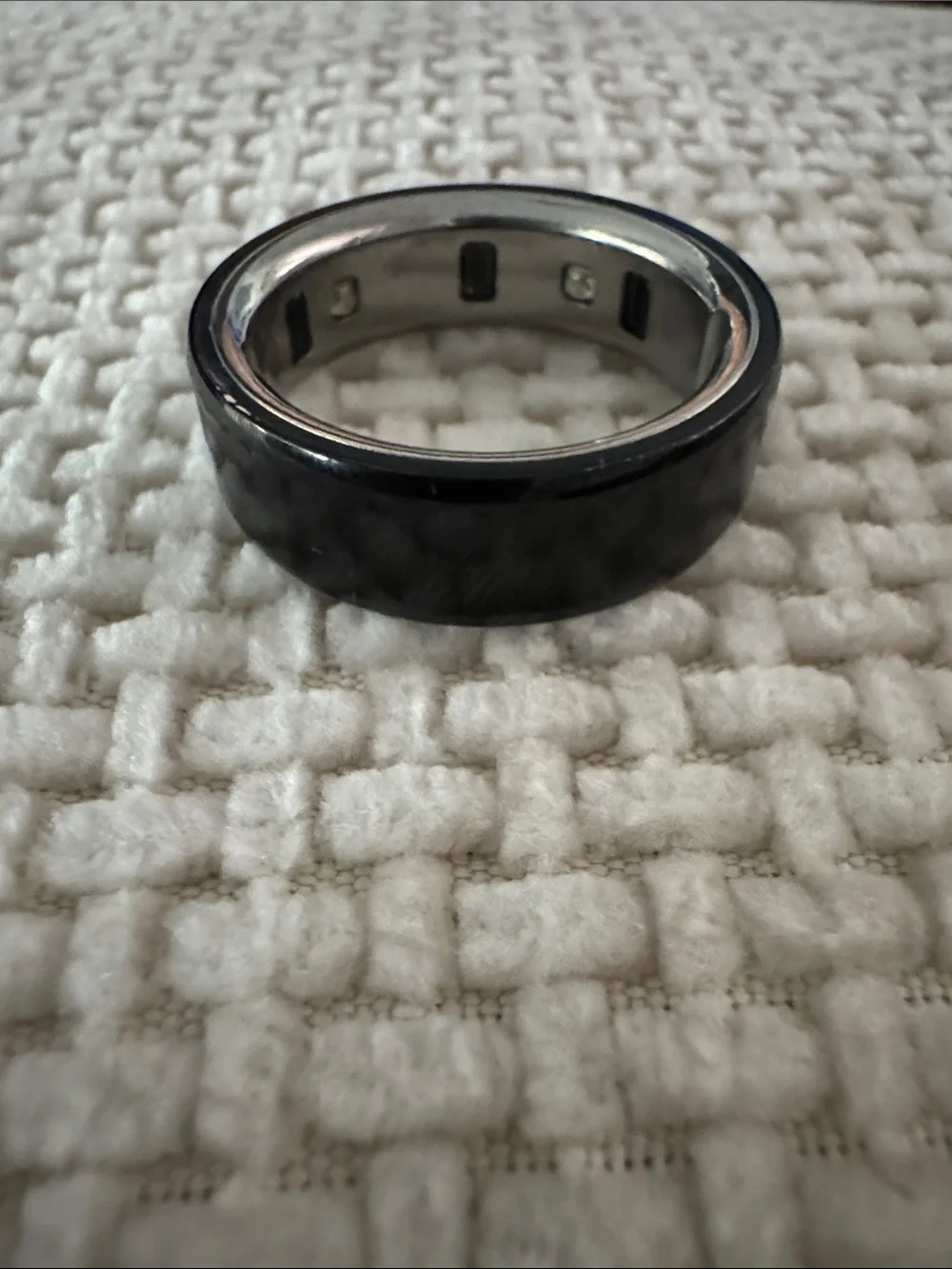 Oura Ring 4 Black with Gray Charger size 12